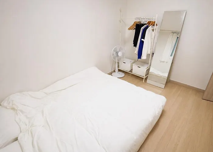 신축3룸,욕실2개,무료주차,역5분,최대8인,가족,단체추천,엘리베이터,동대문15분,명동25분 * Seul